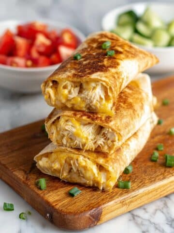 Cheesy Garlic Chicken Wraps Recipe