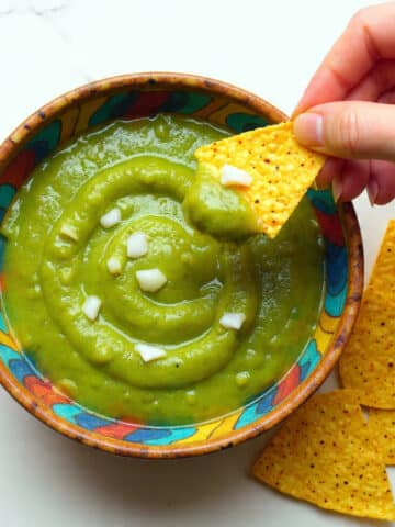 Rustic Tomatillo Salsa Cruda Recipe
