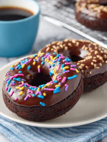 Keto Chocolate Donuts with Sugar-Free Chocolate Glaze Recipe