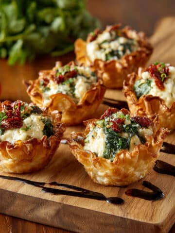Stuffed Phyllo Cups with Spinach, Feta & Sundried Tomatoes – Elegant Bite-Size Mediterranean Appetizer Recipe