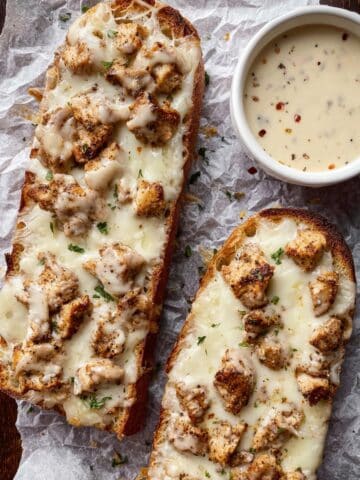 Blackened Chicken Alfredo Garlic Bread Recipe