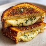 Minute Garlic Bread Grilled Cheese – A Cheesy Dream Recipe