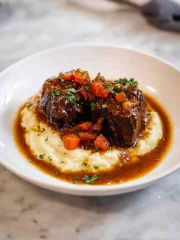 Braised Short Ribs with Rich Red Wine Sauce Recipe