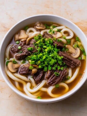 Niku Udon – Japanese Beef Noodle Soup Recipe